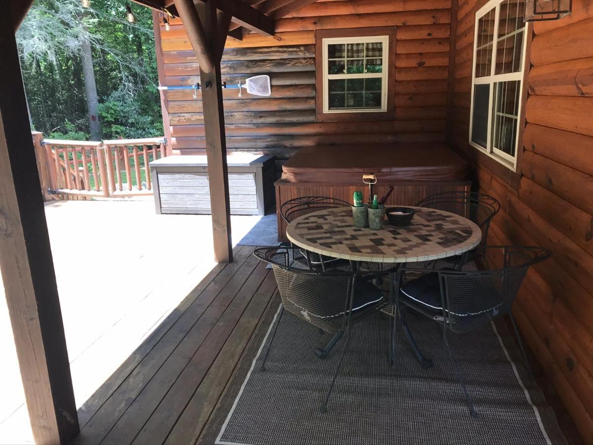 Tree Top Lodge - Gorgeous Lake Cabin With Hot Tub & Magnificent Views Of Forests And Mountains! Cabin Butler 외부 사진