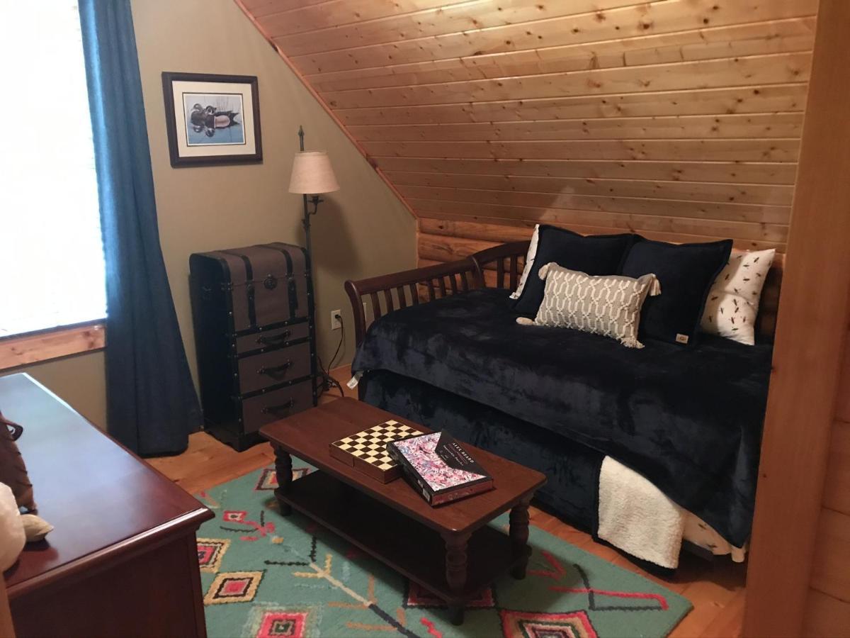 Tree Top Lodge - Gorgeous Lake Cabin With Hot Tub & Magnificent Views Of Forests And Mountains! Cabin Butler 외부 사진