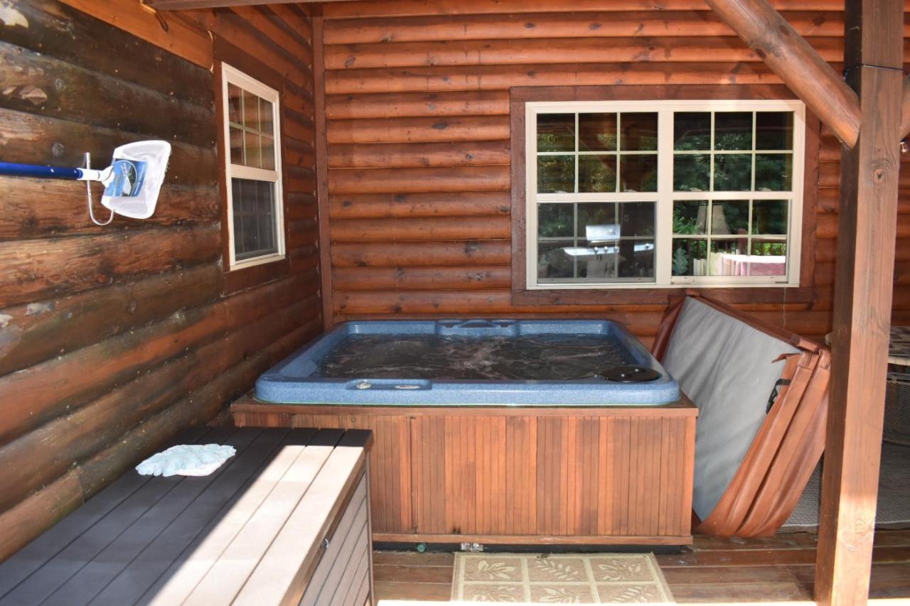 Tree Top Lodge - Gorgeous Lake Cabin With Hot Tub & Magnificent Views Of Forests And Mountains! Cabin Butler 외부 사진