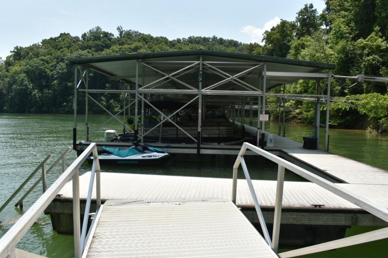 Tree Top Lodge - Gorgeous Lake Cabin With Hot Tub & Magnificent Views Of Forests And Mountains! Cabin Butler 외부 사진