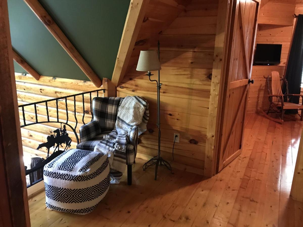 Tree Top Lodge - Gorgeous Lake Cabin With Hot Tub & Magnificent Views Of Forests And Mountains! Cabin Butler 외부 사진