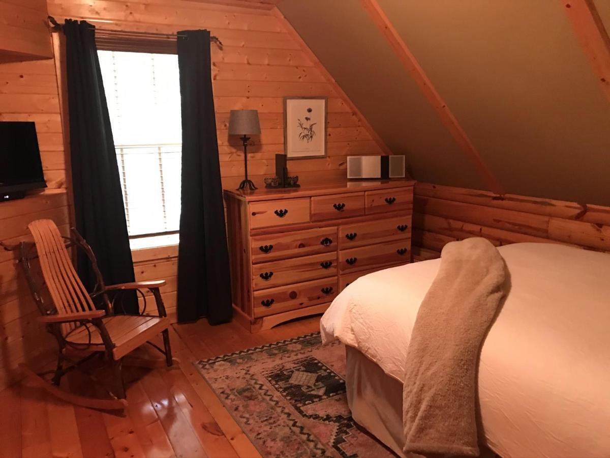 Tree Top Lodge - Gorgeous Lake Cabin With Hot Tub & Magnificent Views Of Forests And Mountains! Cabin Butler 외부 사진