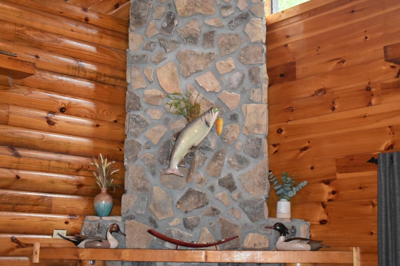 Tree Top Lodge - Gorgeous Lake Cabin With Hot Tub & Magnificent Views Of Forests And Mountains! Cabin Butler 외부 사진