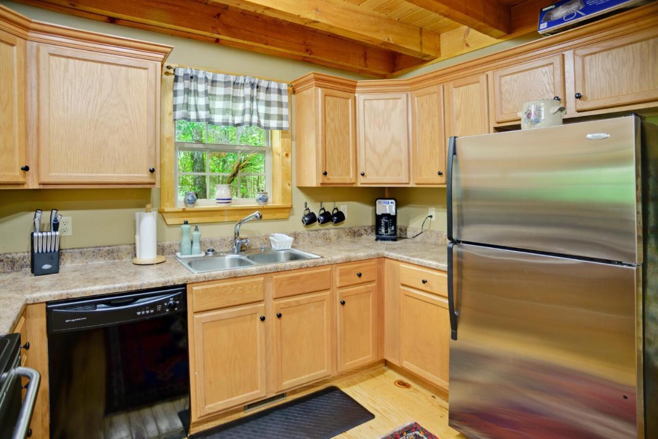 Tree Top Lodge - Gorgeous Lake Cabin With Hot Tub & Magnificent Views Of Forests And Mountains! Cabin Butler 외부 사진