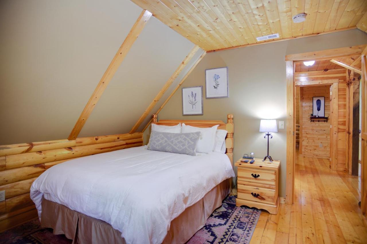 Tree Top Lodge - Gorgeous Lake Cabin With Hot Tub & Magnificent Views Of Forests And Mountains! Cabin Butler 외부 사진