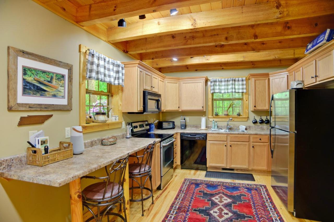 Tree Top Lodge - Gorgeous Lake Cabin With Hot Tub & Magnificent Views Of Forests And Mountains! Cabin Butler 외부 사진