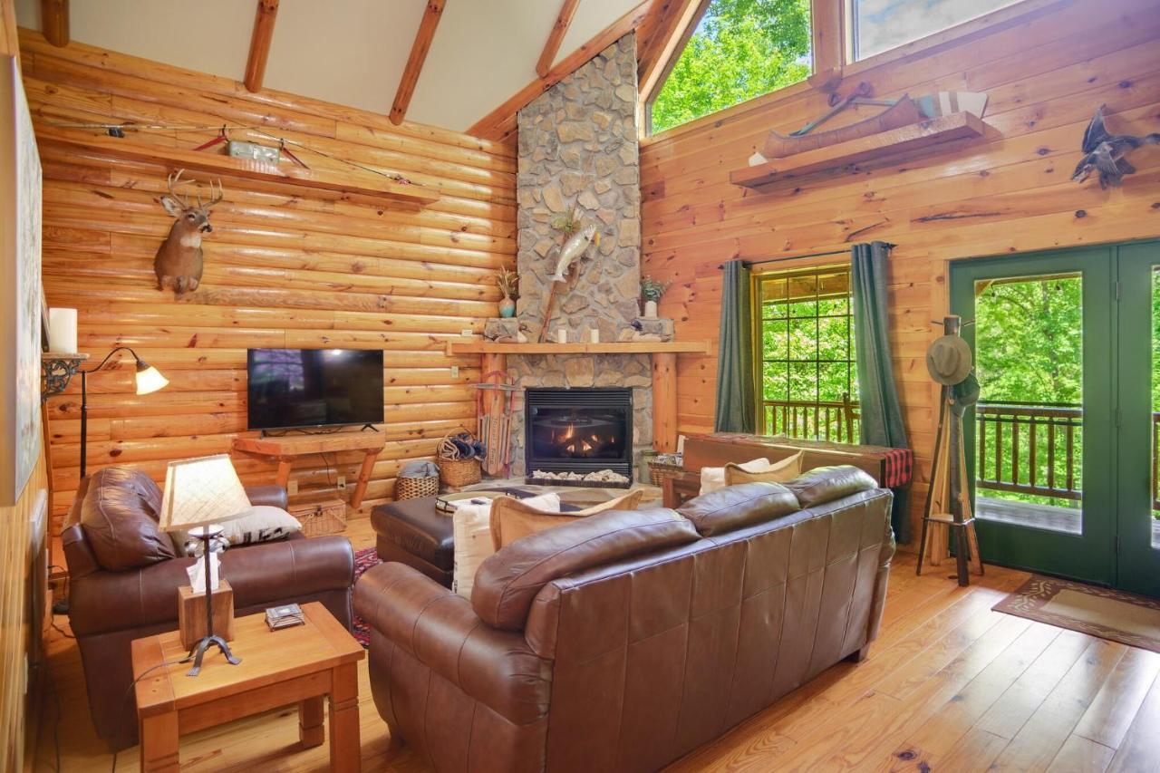 Tree Top Lodge - Gorgeous Lake Cabin With Hot Tub & Magnificent Views Of Forests And Mountains! Cabin Butler 외부 사진